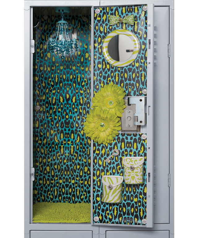 Leopard locker mirror light kitsch free wallpaper for mobile - medium preview image