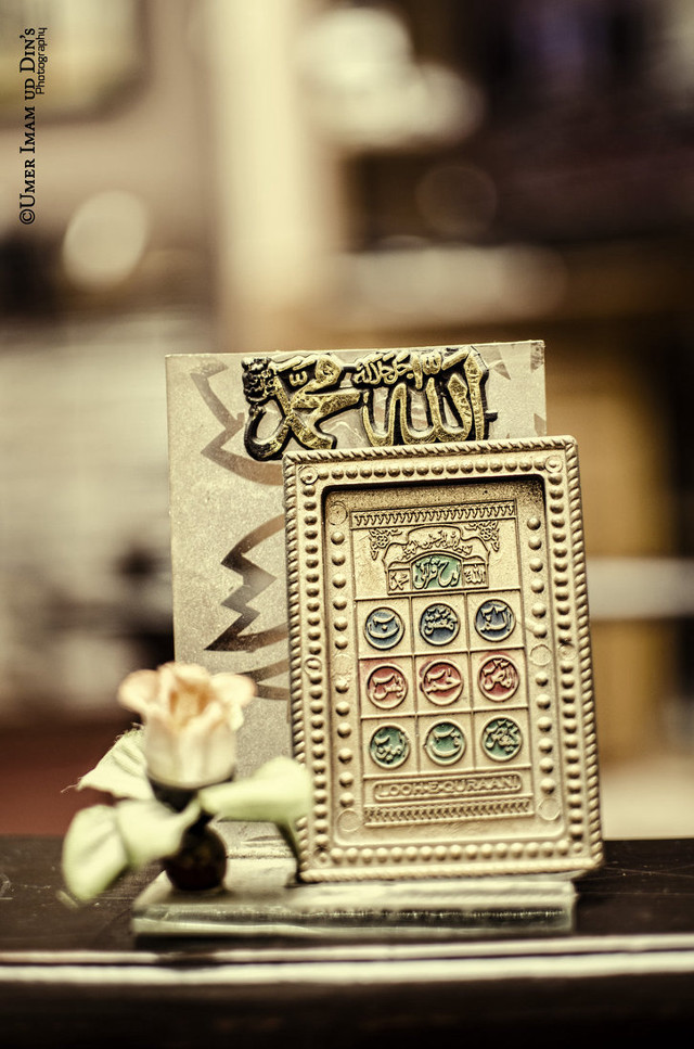 Small picture frame flower table free wallpaper for mobile - medium preview image