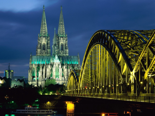 Cathedral night bridge boat water free wallpaper for desktop - medium preview image