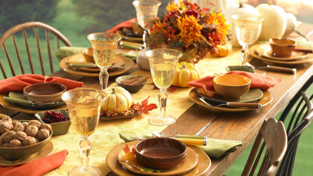 Thanksgiving dinner table set food free wallpaper for desktop - medium preview image