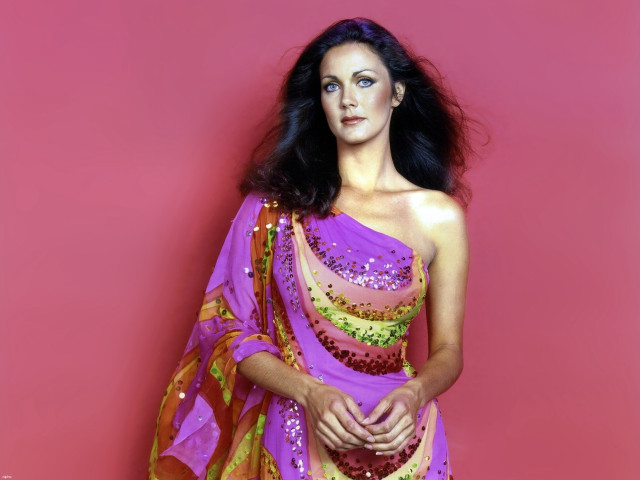 Woman purple dress pink background free wallpaper for desktop - medium preview image