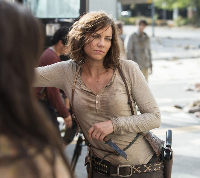 Woman knife looking another woman free wallpaper for tablet - medium preview image