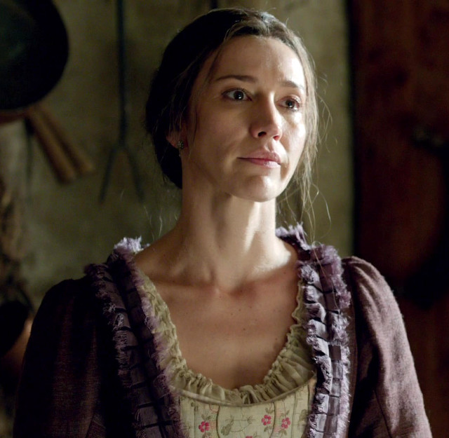 Woman brown dress hat serious free wallpaper for tablet - medium preview image