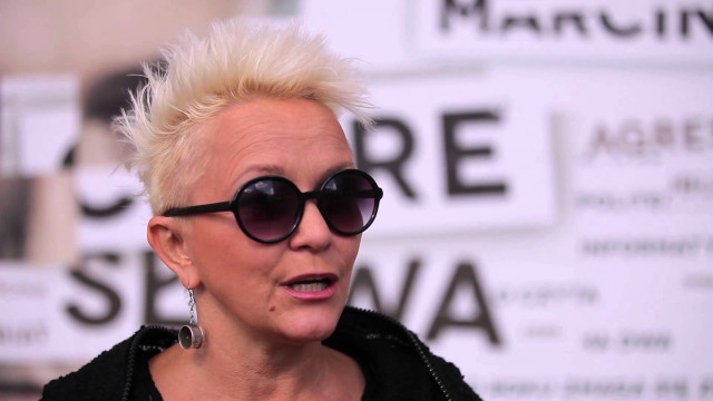 Blonde woman black sunglasses stage free wallpaper for desktop - medium preview image