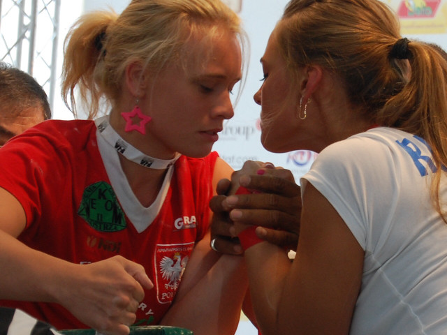 Women touching faces standing together free wallpaper for desktop - medium preview image