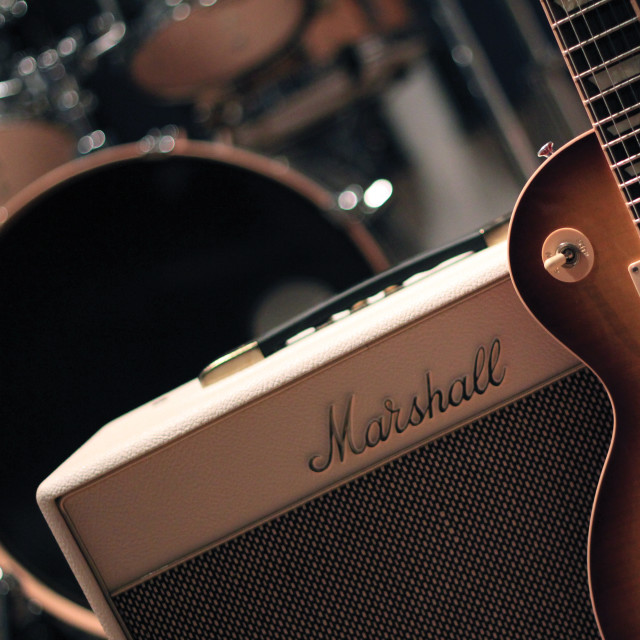 Guitar amp table drum background free wallpaper for tablet - medium preview image