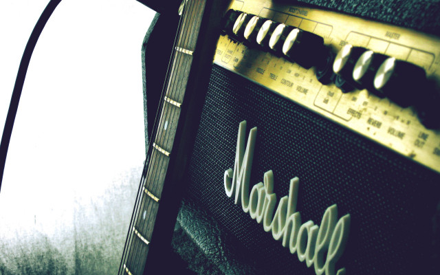 Guitar amplifier closeup light black free wallpaper for desktop - medium preview image