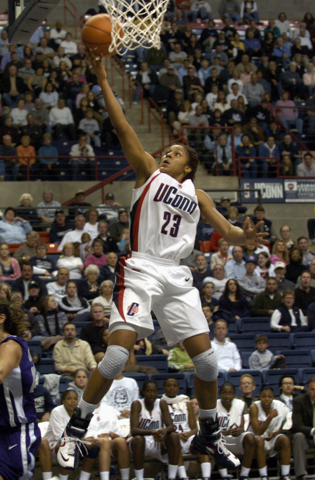 Man jumping dunk basketball game #3 free wallpaper for mobile - medium preview image