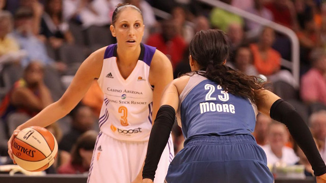 Woman blue uniform basketball crowd free wallpaper for desktop - medium preview image