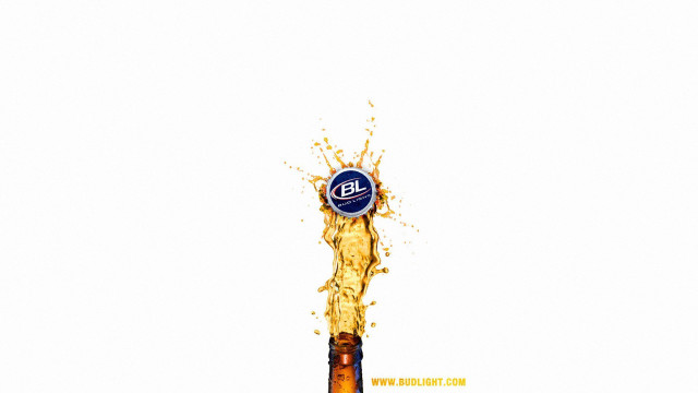 Beer pour glass logo brown free wallpaper for desktop - medium preview image