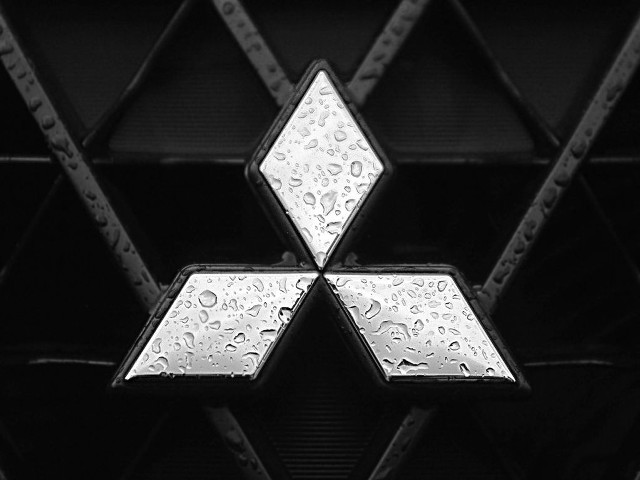 Black white car emblem water #3 free wallpaper for desktop - medium preview image