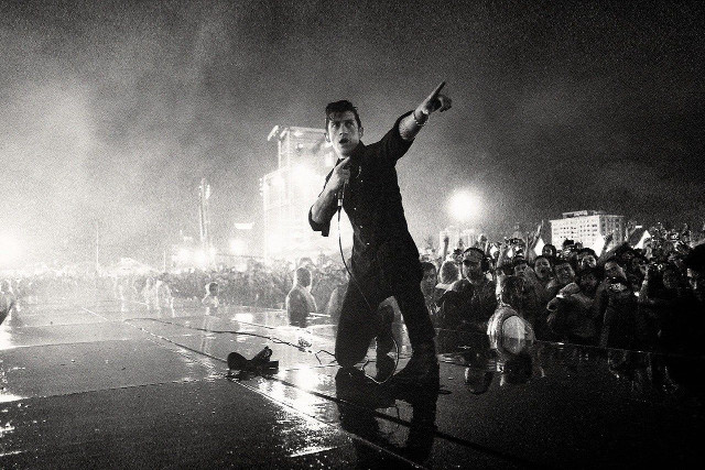 Man stage microphone crowd watching #2 free wallpaper for desktop - medium preview image