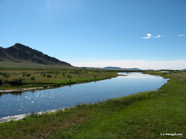 River lush green field mountain free wallpaper for desktop - medium preview image