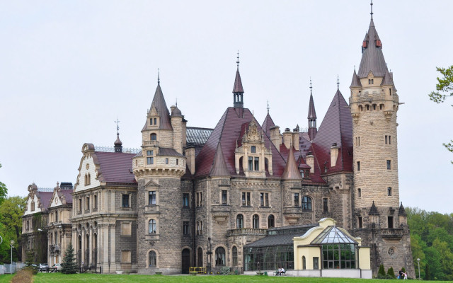 Castle clocktower sidewalk grassy area free wallpaper for desktop - medium preview image