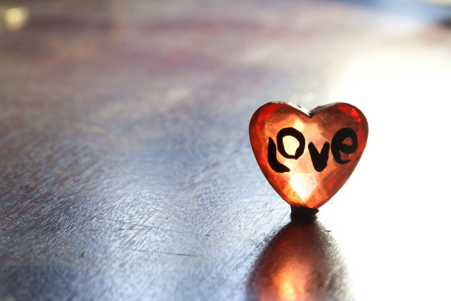 Heart love object tabletop light free wallpaper for desktop - medium preview image