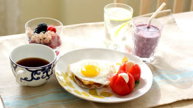 Plate food coffee fruit vegetables free wallpaper for desktop - medium preview image