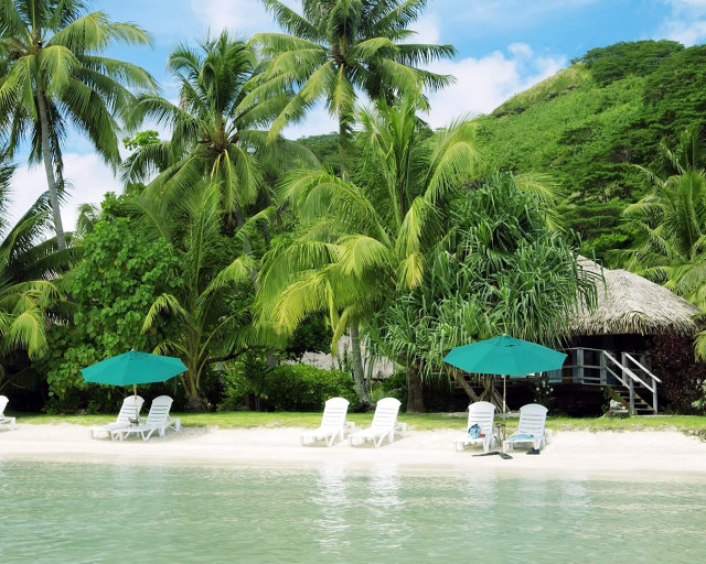 Beach lawn chairs umbrellas hut free wallpaper for desktop - medium preview image