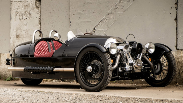 Black motorcycle red seat dieselpunk free wallpaper for desktop - medium preview image