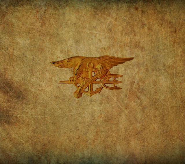 Golden eagle football helmet football free wallpaper for tablet - medium preview image