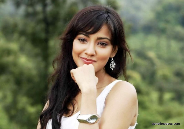 Woman long hair watch posing free wallpaper for desktop - medium preview image