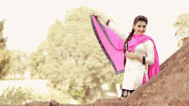 Woman white dress pink umbrella #2 free wallpaper for desktop - medium preview image