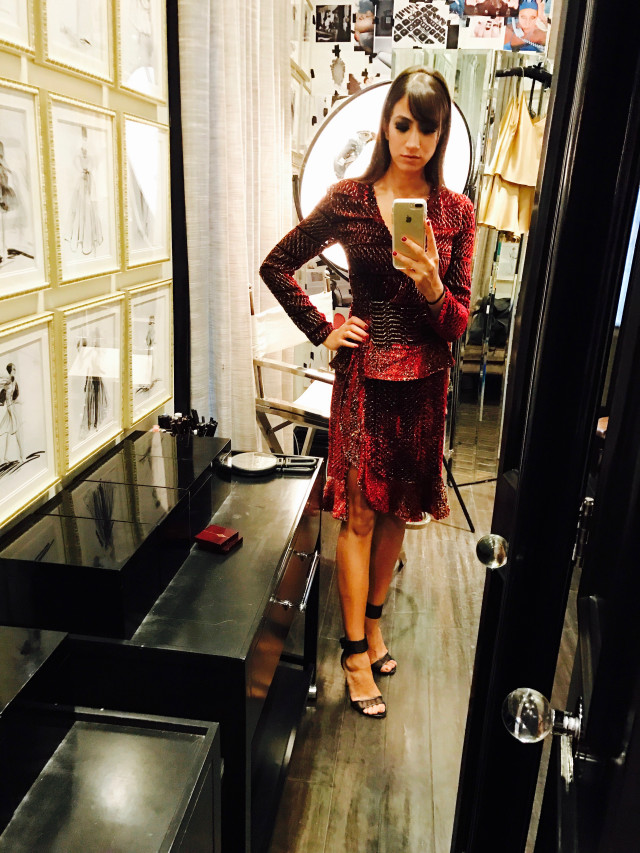 Woman mirror cellphone room pictures free wallpaper for mobile - medium preview image