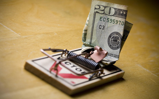 Mouse trap dollar bill tabletop free wallpaper for desktop - medium preview image