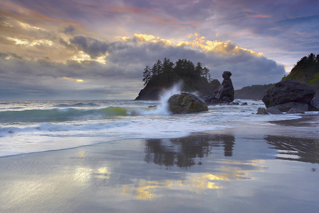 Beach rock formation wave shore free wallpaper for desktop - medium preview image