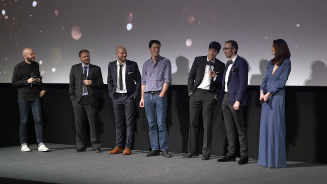 Group people stage projector man free wallpaper for desktop - medium preview image