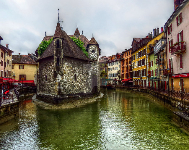 River city tall buildings clock free wallpaper for desktop - medium preview image