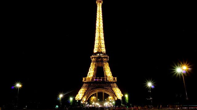 Tall tower bright light night #5 free wallpaper for desktop - medium preview image