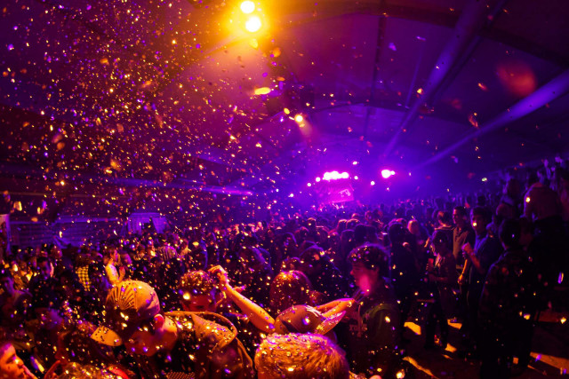 Party confetti dancing background falling free wallpaper for desktop - medium preview image