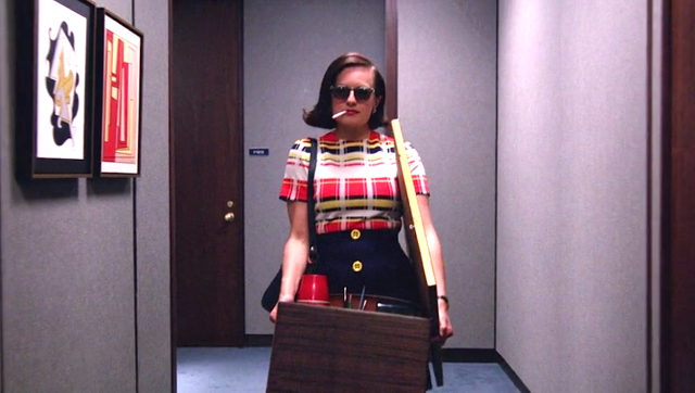 Woman suit sunglasses suitcase hallway free wallpaper for desktop - medium preview image