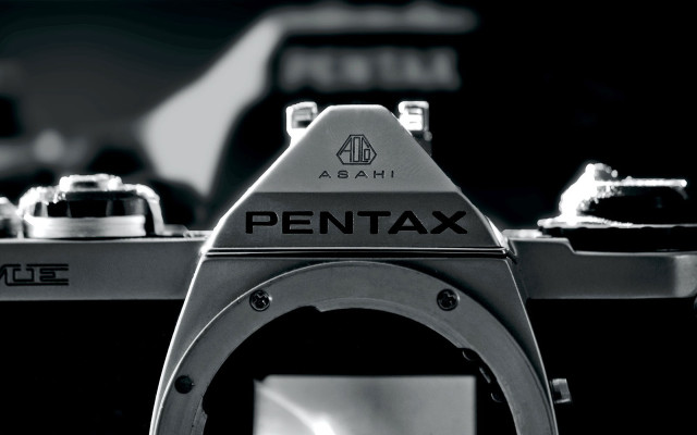 Pentax camera black white background free wallpaper for desktop - medium preview image