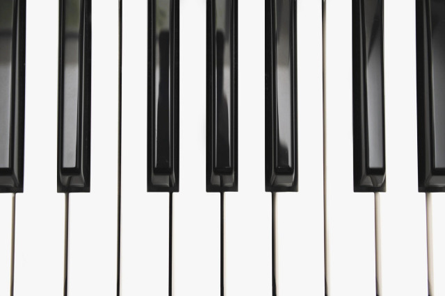 Piano keyboard closeup black white #3 free wallpaper for desktop - medium preview image