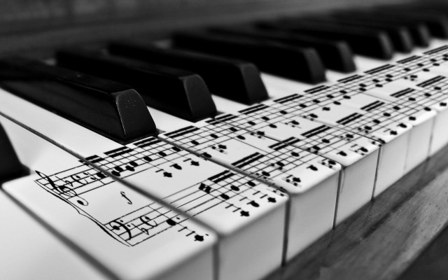 Piano musical notes black white #5 free wallpaper for desktop - medium preview image