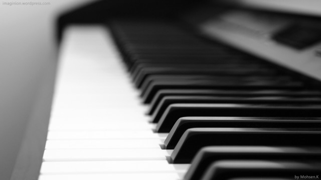 Piano keyboard closeup black white #6 free wallpaper for desktop - medium preview image