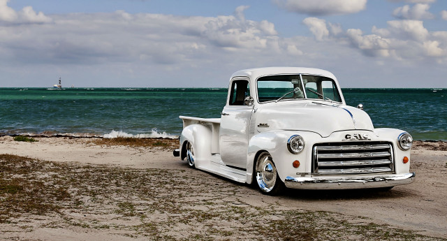 White truck beach ocean sailboat free wallpaper for desktop - medium preview image