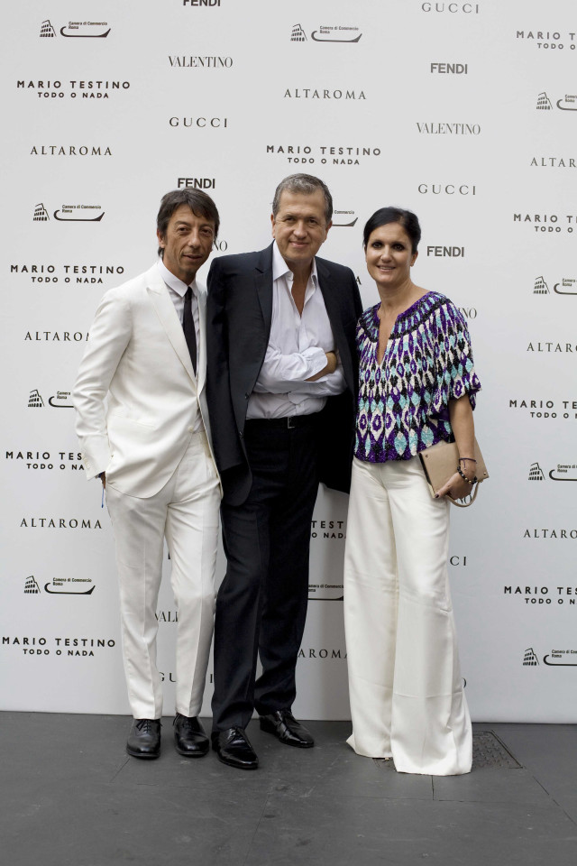 Three people standing wall white free wallpaper for mobile - medium preview image