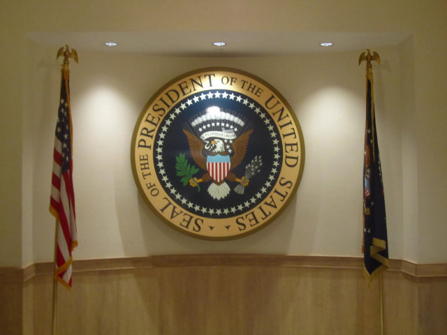 White gold wall seal flags free wallpaper for desktop - medium preview image