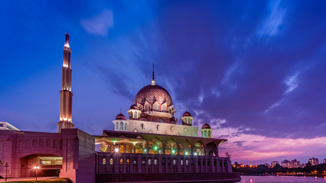 Building tower clock dusk water free wallpaper for desktop - medium preview image