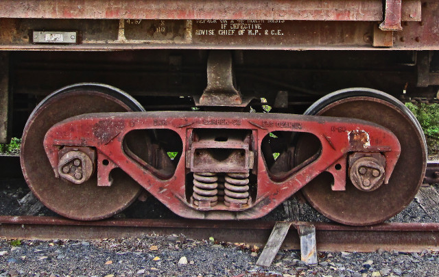 Train track closeup derailed rusted free wallpaper for desktop - medium preview image