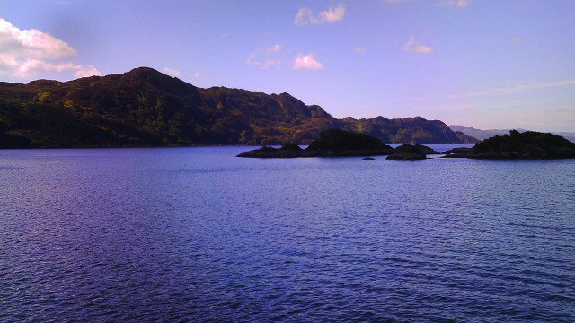 Water islands mountains scenery nature free wallpaper for desktop - medium preview image