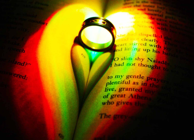 Shining ring book light shadow free wallpaper for desktop - medium preview image