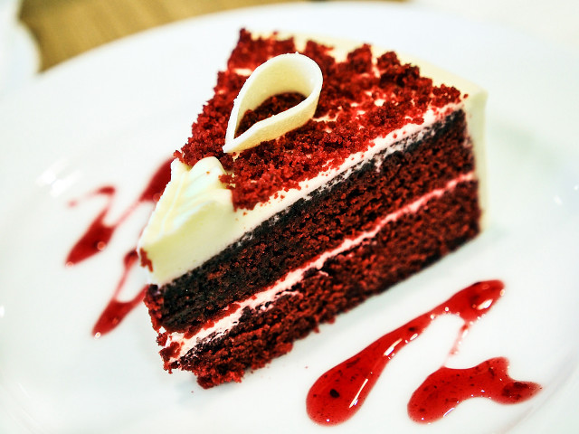 Red velvet cake white frosting #3 free wallpaper for desktop - medium preview image
