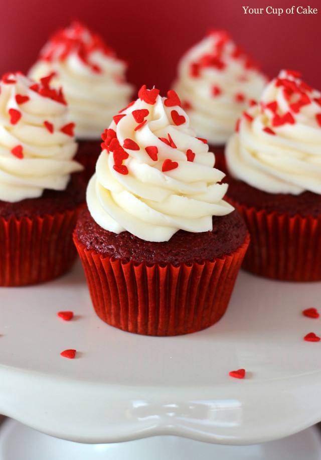 Cupcakes white frosting red sprinkles free wallpaper for mobile - medium preview image