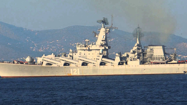 Large ship water mountain range free wallpaper for desktop - medium preview image