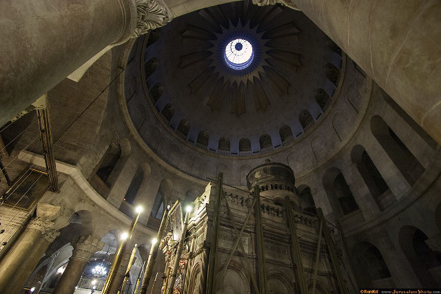 Church dome light top bottom free wallpaper for desktop - medium preview image