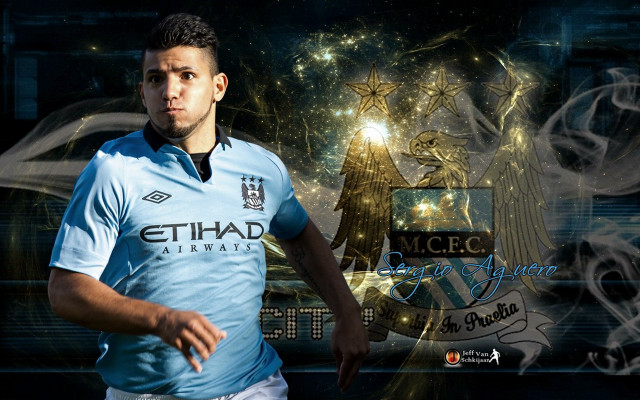 Man blue shirt running soccer #2 free wallpaper for desktop - medium preview image