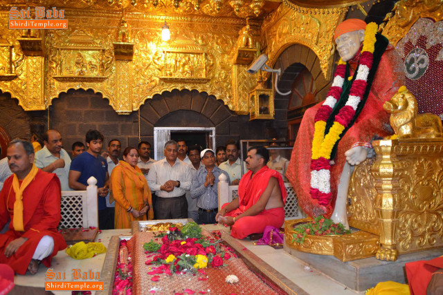 Temple statue bapu crowd boys free wallpaper for desktop - medium preview image